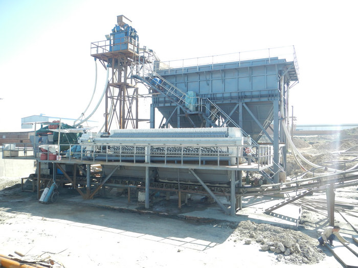 Dry discharge and dry stack technology of tailings and concentrate